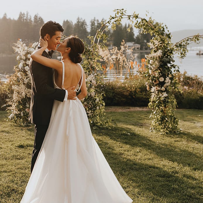 field/seattlebridemagcom239elwb01blackmeshcom/2021/image/a.jpg