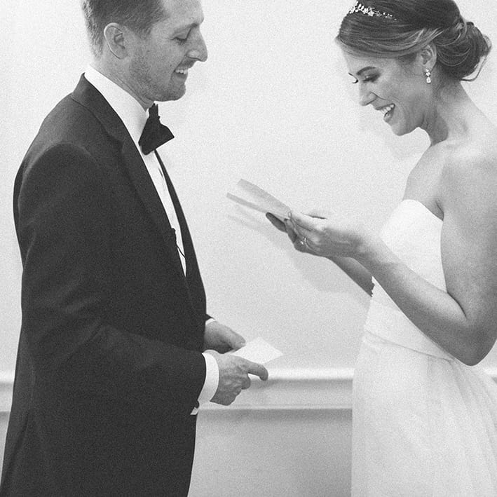 field/seattlebridemag_com_239elwb01_blackmesh_com/2018/image/lead_1.jpg