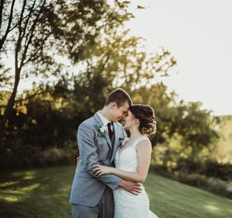 2025-03/AshleyandKylewedding2.jpg