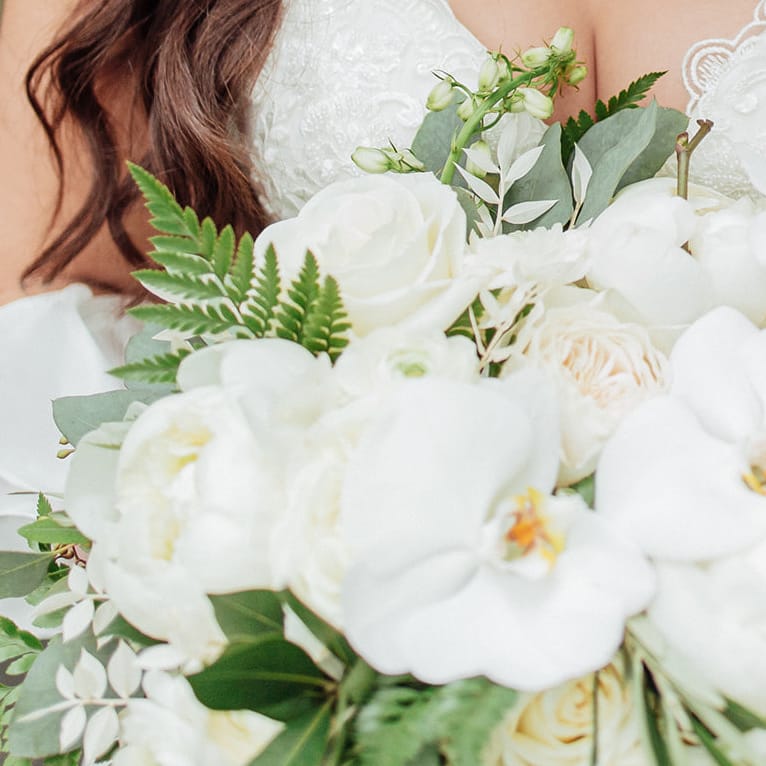 field/seattlebridemag_com_239elwb01_blackmesh_com/2021/image/infinitygen.jpeg