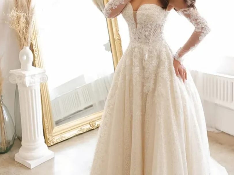 2025-03/Ballgown separate sleeves.jpg