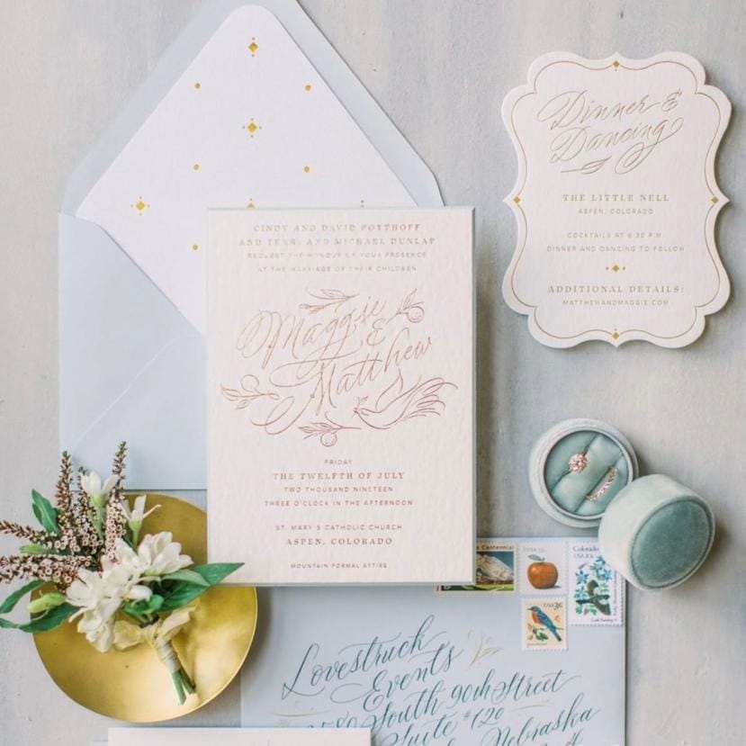 Photo by @jessicablex, Floral by @barefootflora, Hand-lettering by @cheryldyercalligraphy, Planning by @lovestruckevent