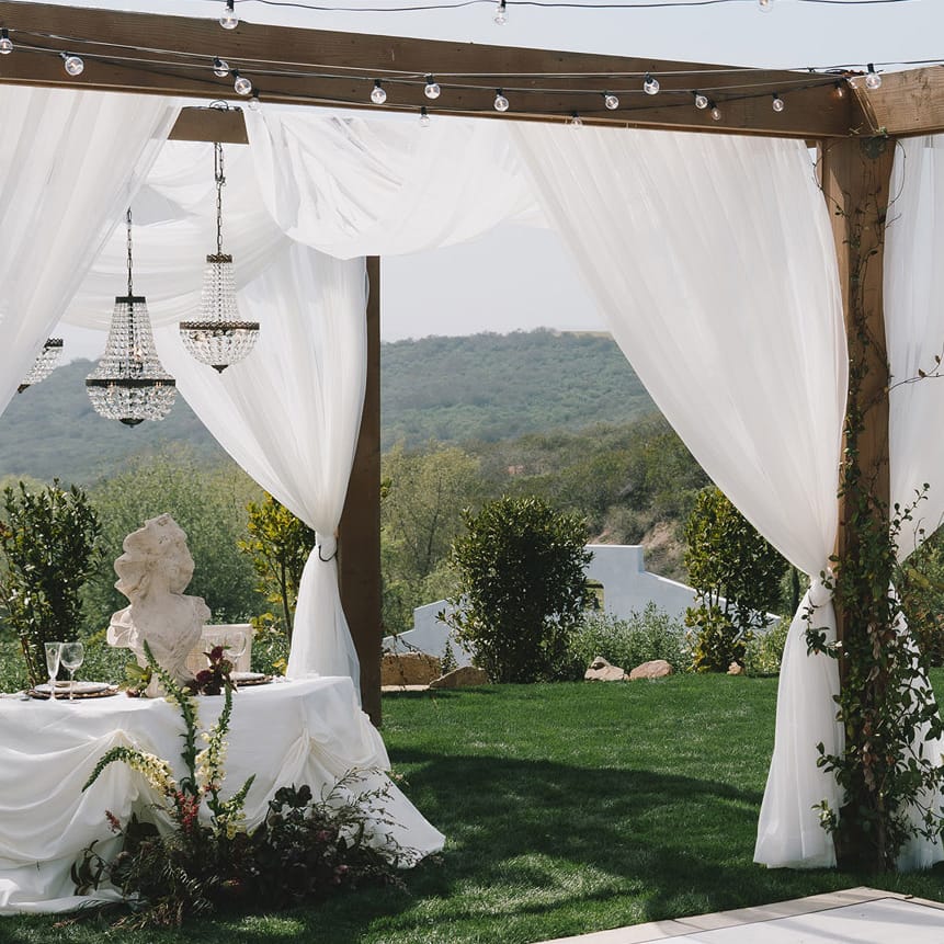 Jeune Perché outdoor reception space in Italian-inspired editorial