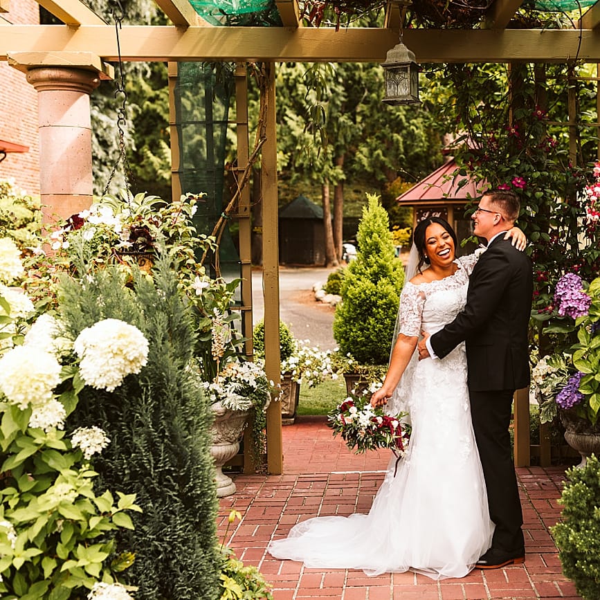 field/seattlebridemag_com_239elwb01_blackmesh_com/2019/image/2019-11-03_0025.jpg
