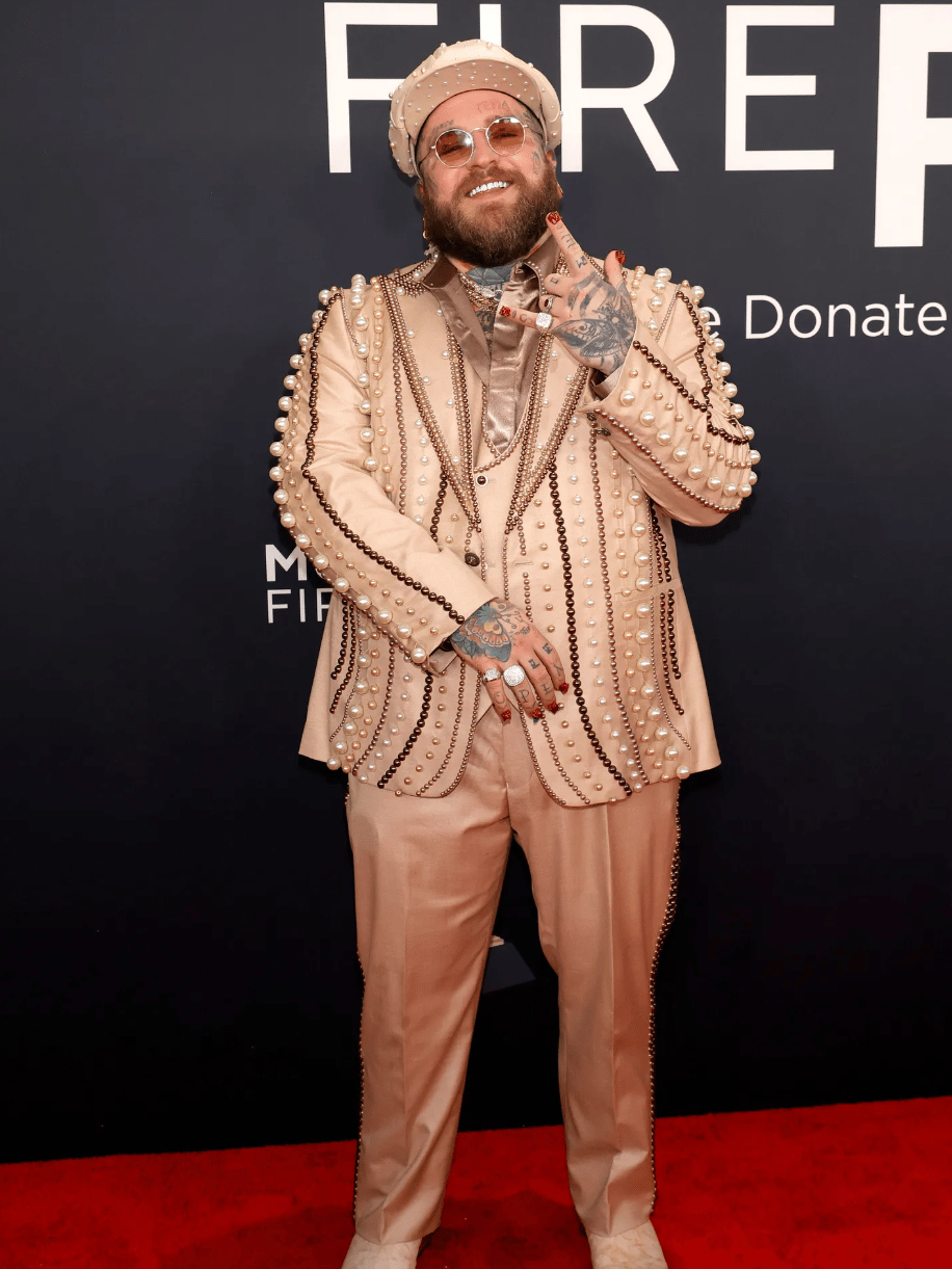 2025-02/Teddy-Swims_Frazer-Harrison_Getty-Images_Kay Jewelers.png