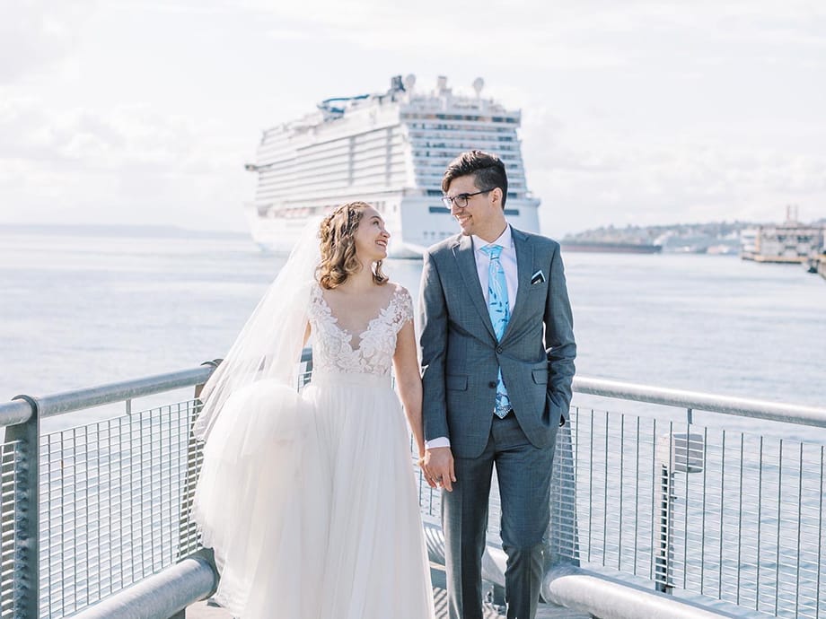 field/seattlebridemagcom239elwb01blackmeshcom/2022/image/orionsebfv2201.jpg