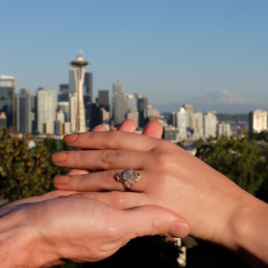 field/seattlebridemagcom239elwb01blackmeshcom/2021/image/greenlakejewelryseb2102.jpg