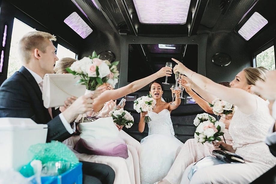 field/sandboxmnbridecom239elwb01blackmeshcom/2022/image/reneeslimousinesmnb2101.jpg