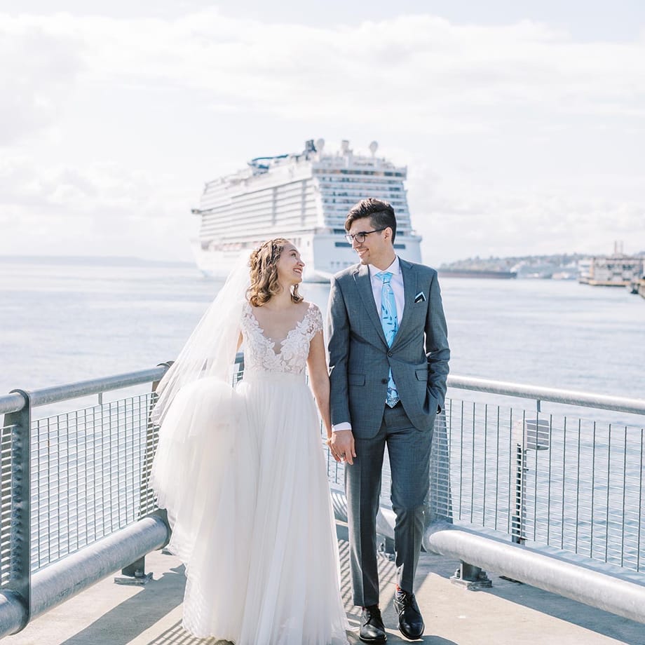 field/seattlebridemagcom239elwb01blackmeshcom/2022/image/orionsebfv2201.jpg