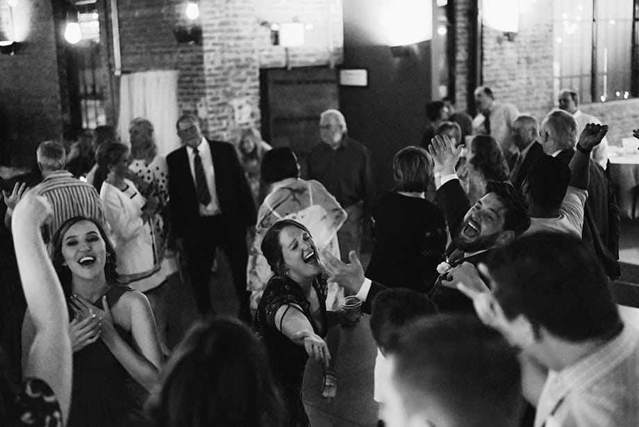 field/neweddingdaycom/2022/image/downtowncollectionnwdfw2205.jpg