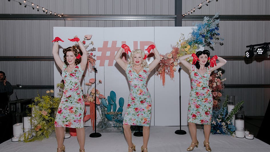 2023-05/swingdolls2.jpg