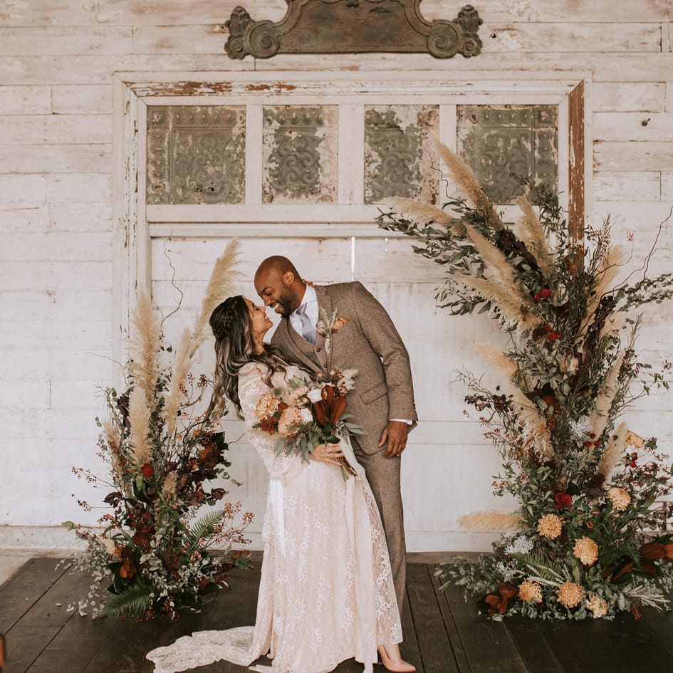 field/seattlebridemag_com_239elwb01_blackmesh_com/2021/image/2021-06-28_0023.jpg