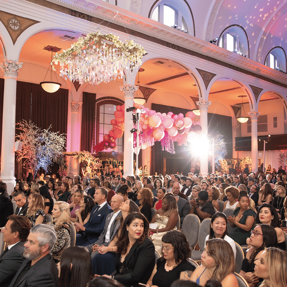 Guests mix and mingle at the Best Of Gala at Vibiana. Photo by Lucas Rossi Photography
