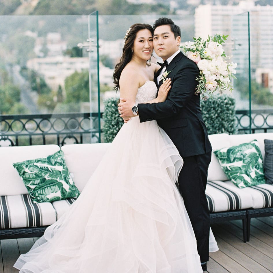 field/sandbox_californiaweddingday_com_239elwb01_blackmesh_com/2019/image/154a.jpg