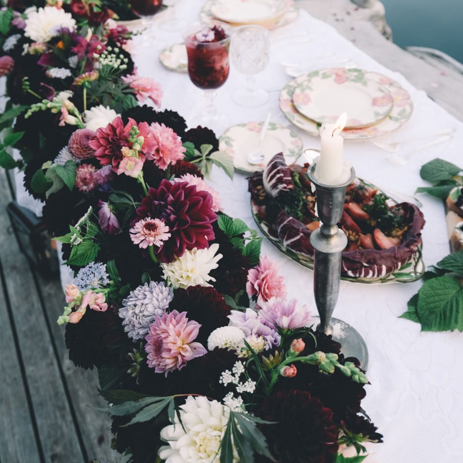 field/seattlebridemag_com_239elwb01_blackmesh_com/2019/image/31.jpg