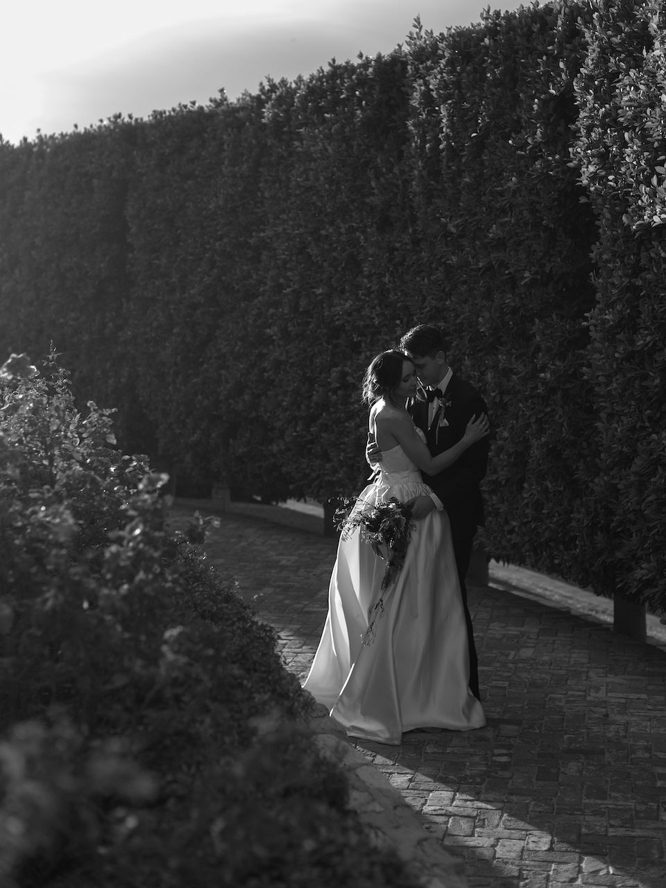2026-03/049-Sara-Bishop-Wrigley-Mansion-red-luxury-wedding-February 10, 2025.jpg