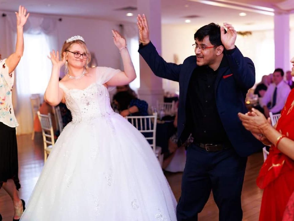 2025-03/Alexisweddingphoto12.jpg